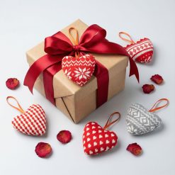 Mini textil dekoráció párna - szív - akasztóval - 12 x 5 x 11 cm - 5 féle